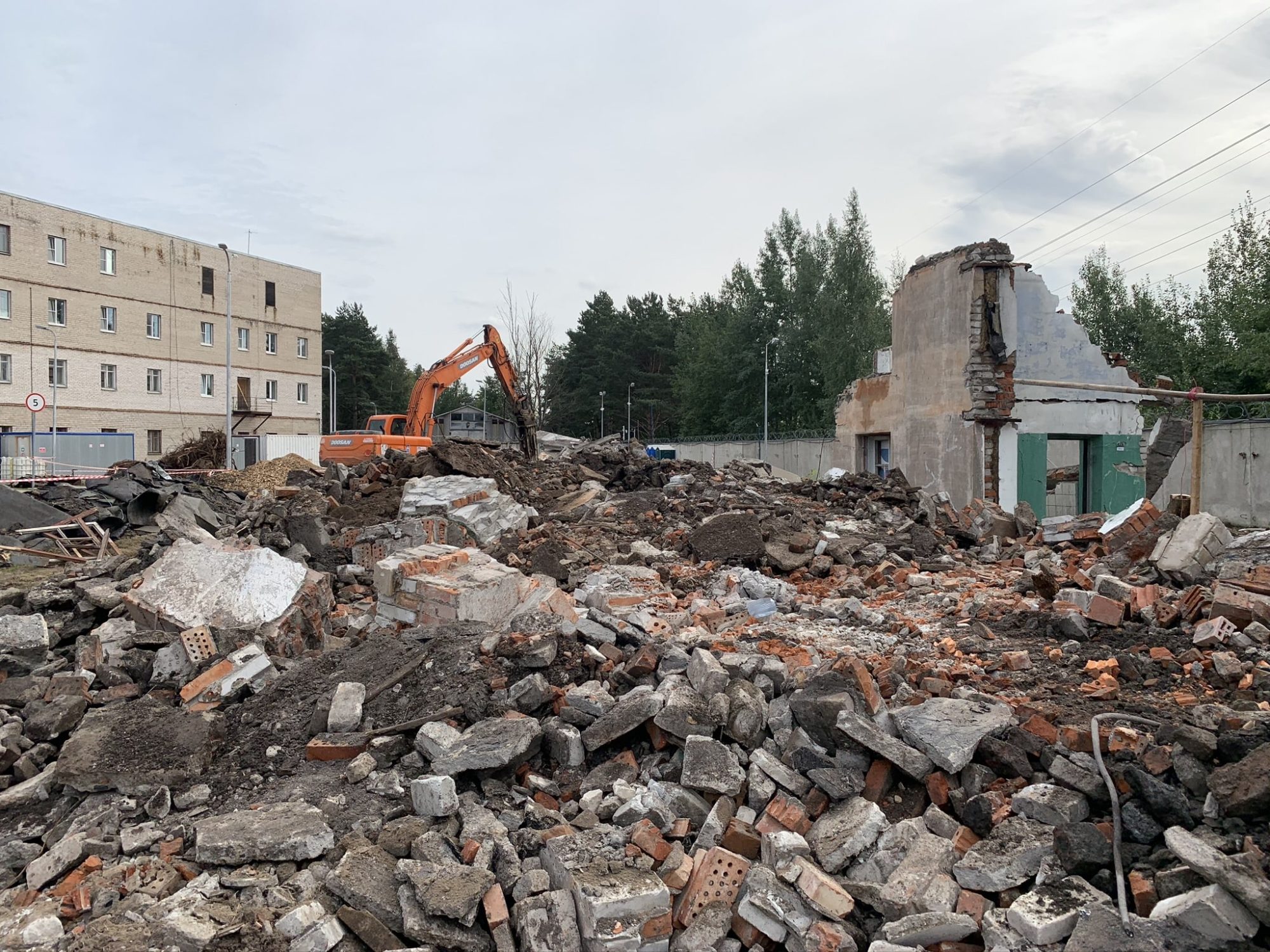 Демонтаж здания лаборатории. Завод «Климов»